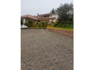 Foto 3 de Hacienda con casa y terreno en venta tipo quinta en paute
