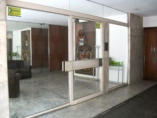 Foto 2 de Bulnes y Charcas - Piso de 5 amb cochera - Barrio Norte