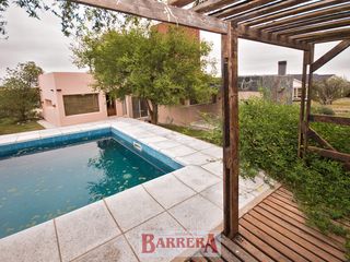 Foto 5 de OPORTUNIDAD casa - 3 dormitorios c/ pileta, jacuzzi, garaje cubierto