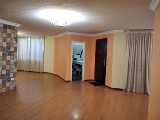 Departamento de Venta 3 Dormitorios y Estudio, Pinar Alto, Norte de Quito