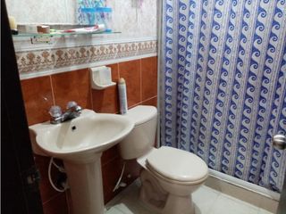 CASA DE TRES PISOS PARA LA VENTA EN FONAVIEMCALI