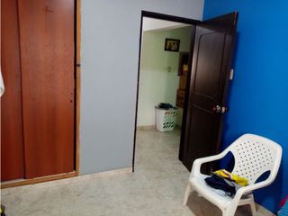 CASA DE TRES PISOS PARA LA VENTA EN FONAVIEMCALI