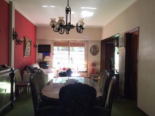 Foto 2 de CASA DE 6 AMB. LOTE PROPIO. FRANCO AL 3400. V. DEVOTO