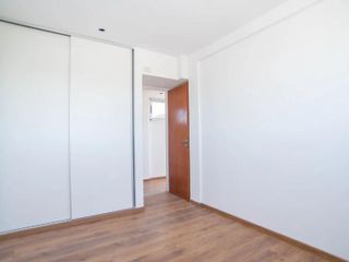 Departamento en venta - 2 dormitorios 1 baño - Cochera - 63mts2 - La Plata