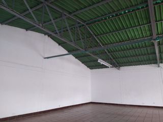 Foto 2 de VENTA BODEGA PATIOS