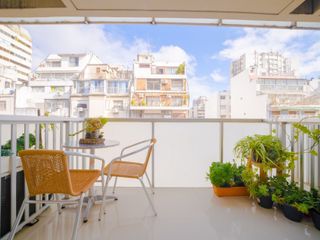 Mono  luminoso c balcón y amenities en Recoleta