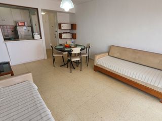 Foto 7 de Dos ambientes Zona Varese con vista al mar, Balcon terraza.