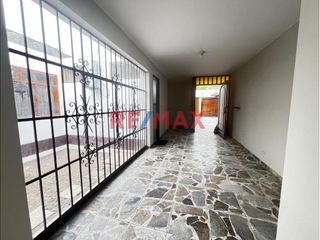 Foto 12 de Alquilo linda casa ubicada en av. Paseo de la Castellana cdra 8. Urb La Castellana, Surco. En zona residencial, tranquila. Fácil acceso a importantes