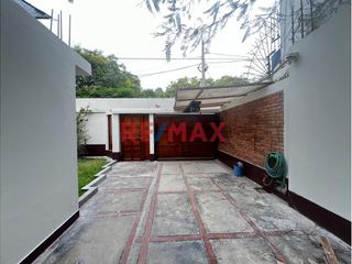 Foto 7 de Alquilo linda casa ubicada en av. Paseo de la Castellana cdra 8. Urb La Castellana, Surco. En zona residencial, tranquila. Fácil acceso a importantes