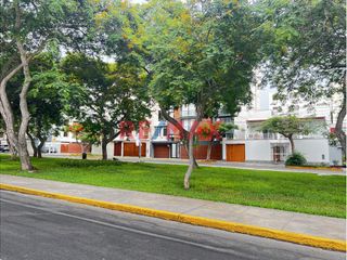 Foto 6 de Alquilo linda casa ubicada en av. Paseo de la Castellana cdra 8. Urb La Castellana, Surco. En zona residencial, tranquila. Fácil acceso a importantes