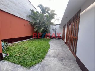 Foto 19 de Alquilo linda casa ubicada en av. Paseo de la Castellana cdra 8. Urb La Castellana, Surco. En zona residencial, tranquila. Fácil acceso a importantes