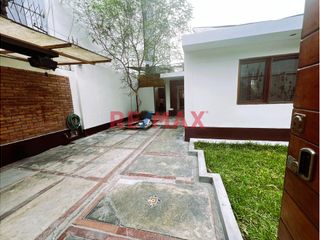 Foto 10 de Alquilo linda casa ubicada en av. Paseo de la Castellana cdra 8. Urb La Castellana, Surco. En zona residencial, tranquila. Fácil acceso a importantes
