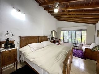 Amazing high ceiling house located in Poblado