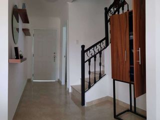 Foto 4 de Venta de Casa en Urbanización Casa laguna, Av. León Febres Cordero, cerca del Riocentro el Dorado.