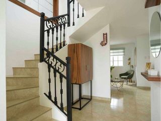 Foto 3 de Venta de Casa en Urbanización Casa laguna, Av. León Febres Cordero, cerca del Riocentro el Dorado.