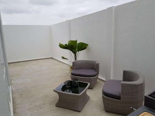Foto 9 de Venta de Casa en Urbanización Casa laguna, Av. León Febres Cordero, cerca del Riocentro el Dorado.