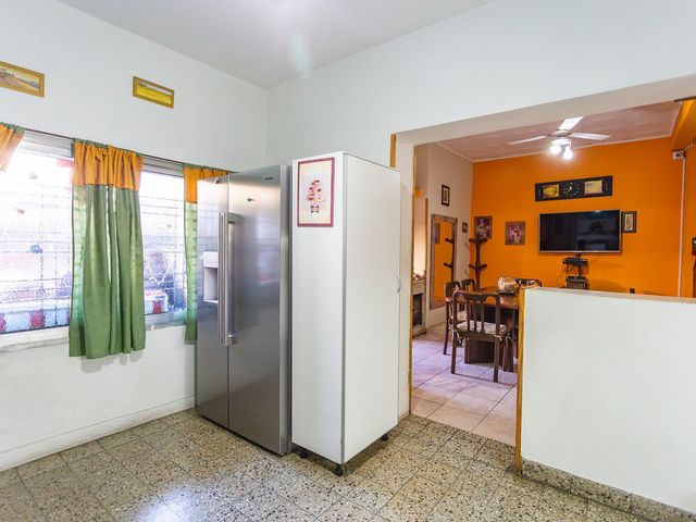 PH 4 amb en venta Lugano c/patio, galpón, lavadero