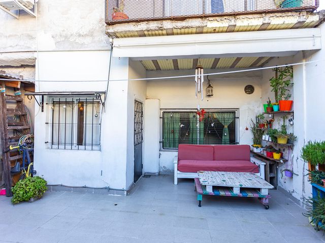 PH 4 amb en venta Lugano c/patio, galpón, lavadero