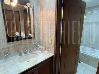 Foto 10 de VENTA HERMOSA CASA 5AMB EN QUILMES CENTRO CON PATIO, TERRAZA, PLAYROOM Y COCHERA PARA DOS AUTOS.