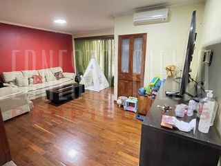 Foto 17 de VENTA HERMOSA CASA 5AMB EN QUILMES CENTRO CON PATIO, TERRAZA, PLAYROOM Y COCHERA PARA DOS AUTOS.