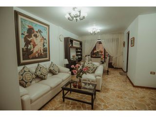Foto 17 de VENDO CASA DE 3 PISOS URB. SAN ISIDRO - TRUJILLO CERCA AL MALL