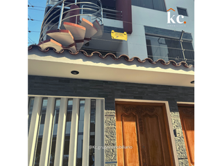 Foto 4 de VENDO CASA DE 3 PISOS URB. SAN ISIDRO - TRUJILLO CERCA AL MALL
