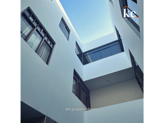 Foto 2 de VENDO CASA DE 3 PISOS URB. SAN ISIDRO - TRUJILLO CERCA AL MALL