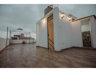 Foto 20 de VENDO CASA DE 3 PISOS URB. SAN ISIDRO - TRUJILLO CERCA AL MALL