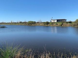 Casa Conteiner A Estrenar De 3 Ambientes Sobre Lote De 3.110 M2 Con 69 Mts De Costa Al Lago