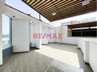 Foto 2 de Local Comercial De 3 Pisos , Con Acabados A1 ! Listo Para Iniciar Tu Negocio