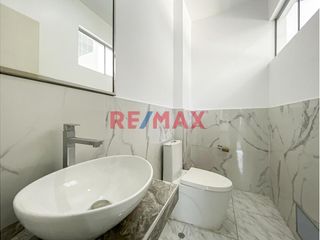 Foto 9 de Local Comercial De 3 Pisos , Con Acabados A1 ! Listo Para Iniciar Tu Negocio