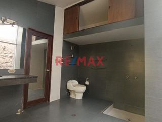 Foto 8 de ¡ALQUILER DE CASA EN LA MOLINA, RESIDENCIAL MONTERRICO, ¡UNIFE!
Disfruta de esta amplia casa en una de las mejores zonas residenciales de La Molina,