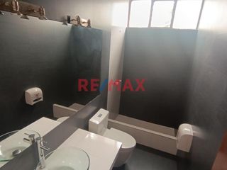 Foto 12 de ¡ALQUILER DE CASA EN LA MOLINA, RESIDENCIAL MONTERRICO, ¡UNIFE!
Disfruta de esta amplia casa en una de las mejores zonas residenciales de La Molina,
