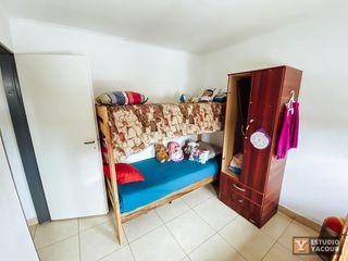 Dúplex en venta - 2 dormitorios 2 baños - Cochera - 100 mts2  - Los Hornos