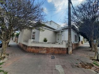 Foto 1 de GENERAL PAZ: CASA ESQUINA, APTA DESARROLLISTA