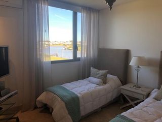Foto 35 de Excelente casa moderna en Albanueva, como nueva, gran calidad, pileta, amarra frente al rio