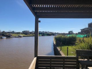 Foto 52 de Excelente casa moderna en Albanueva, como nueva, gran calidad, pileta, amarra frente al rio
