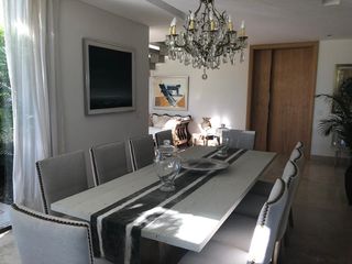 Foto 42 de Excelente casa moderna en Albanueva, como nueva, gran calidad, pileta, amarra frente al rio