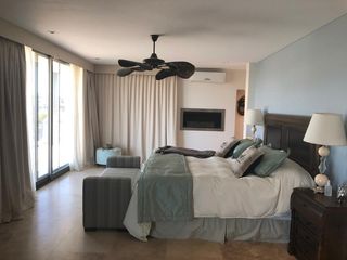Foto 13 de Excelente casa moderna en Albanueva, como nueva, gran calidad, pileta, amarra frente al rio