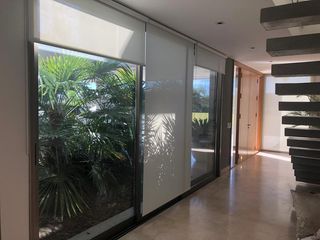 Foto 3 de Excelente casa moderna en Albanueva, como nueva, gran calidad, pileta, amarra frente al rio