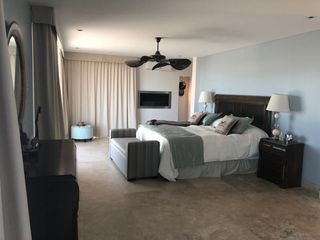 Foto 10 de Excelente casa moderna en Albanueva, como nueva, gran calidad, pileta, amarra frente al rio