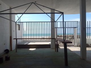 De oportunidad! Casa en venta frente a la playa, sector Atacames, Ecuador