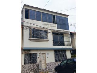 Foto 2 de VENDO AMPLIA CASA RENTERA 3 PISOS  EN CDLA LOS ESTEROS