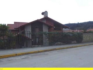Villa Casa Edificio de venta en La Calera - Narancay – código:12476
