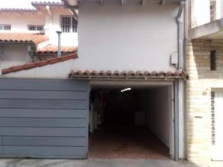 Foto 3 de CASA DE 5 AMB EN IMPECABLE ESTADO A PASOS DE AV. CAZÓN