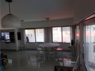 Foto 7 de CASA DE 5 AMB EN IMPECABLE ESTADO A PASOS DE AV. CAZÓN