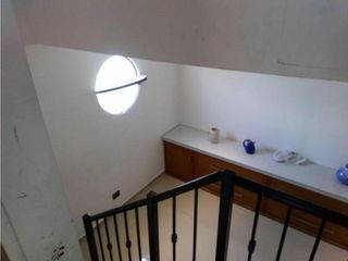 Foto 14 de CASA DE 5 AMB EN IMPECABLE ESTADO A PASOS DE AV. CAZÓN