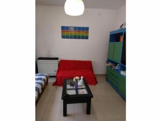 Foto 4 de CASA DE 5 AMB EN IMPECABLE ESTADO A PASOS DE AV. CAZÓN