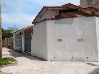 Foto 1 de CASA DE 5 AMB EN IMPECABLE ESTADO A PASOS DE AV. CAZÓN