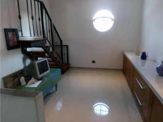 Foto 15 de CASA DE 5 AMB EN IMPECABLE ESTADO A PASOS DE AV. CAZÓN